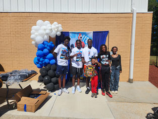 SW Dekalb alum giving back to community before taking first collegiate snap