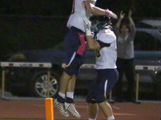 Steele Chambers' 3 TD's Not Enough For Titans As Marist Improves to 8-0 with 25-24 Win Over
