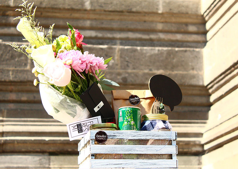 Miniatura: DESAYUNO CON FLORES