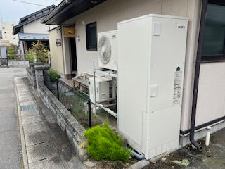 盛岡市緑が丘でエコキュートの交換です。