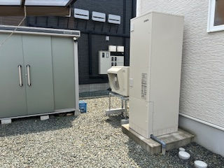 交換前の電気温水器です↓