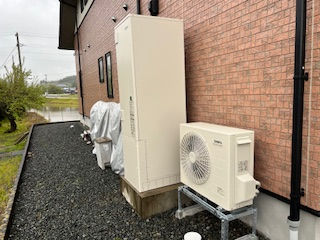 盛岡市山岸で電気温水器からエコキュートに交換工事です。