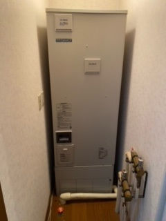 花巻市電気温水器から石油給湯器に交換です。