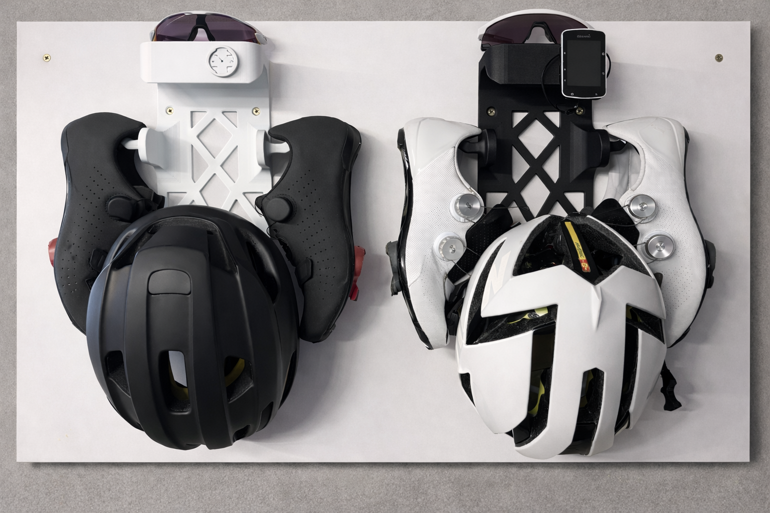 Suporte De Parede Multiuso Capacete, sapatilhas, óculos e garmin