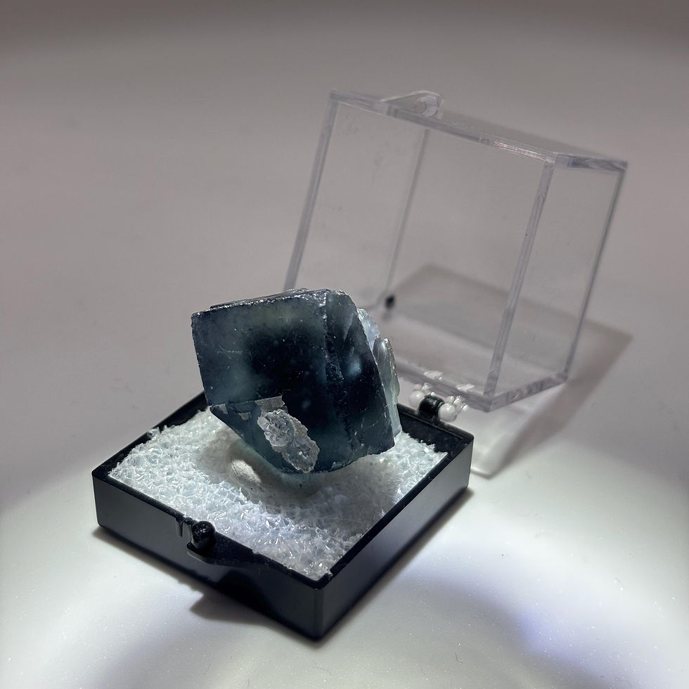 Thumbnail: Pink Zoned Fluorite Crystal from Erongo, Namibia, 16g
