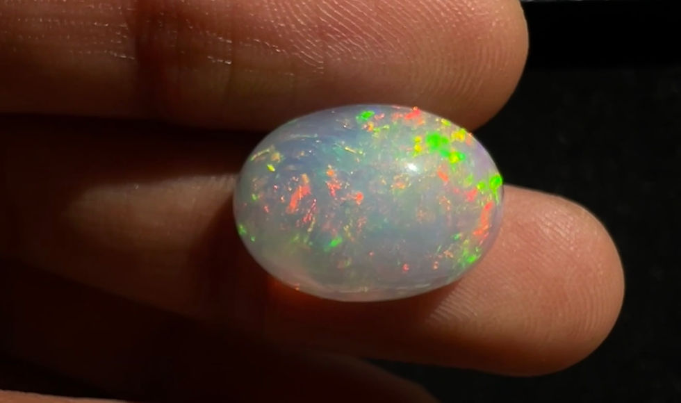 Thumbnail: 8 carats Opal Gemstone For Luxury Gift