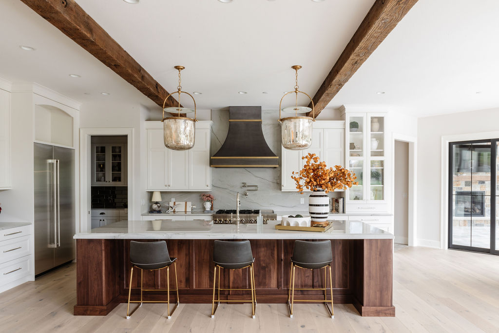 mainbuilt_minnesotacabinets_customcabinets.jpg