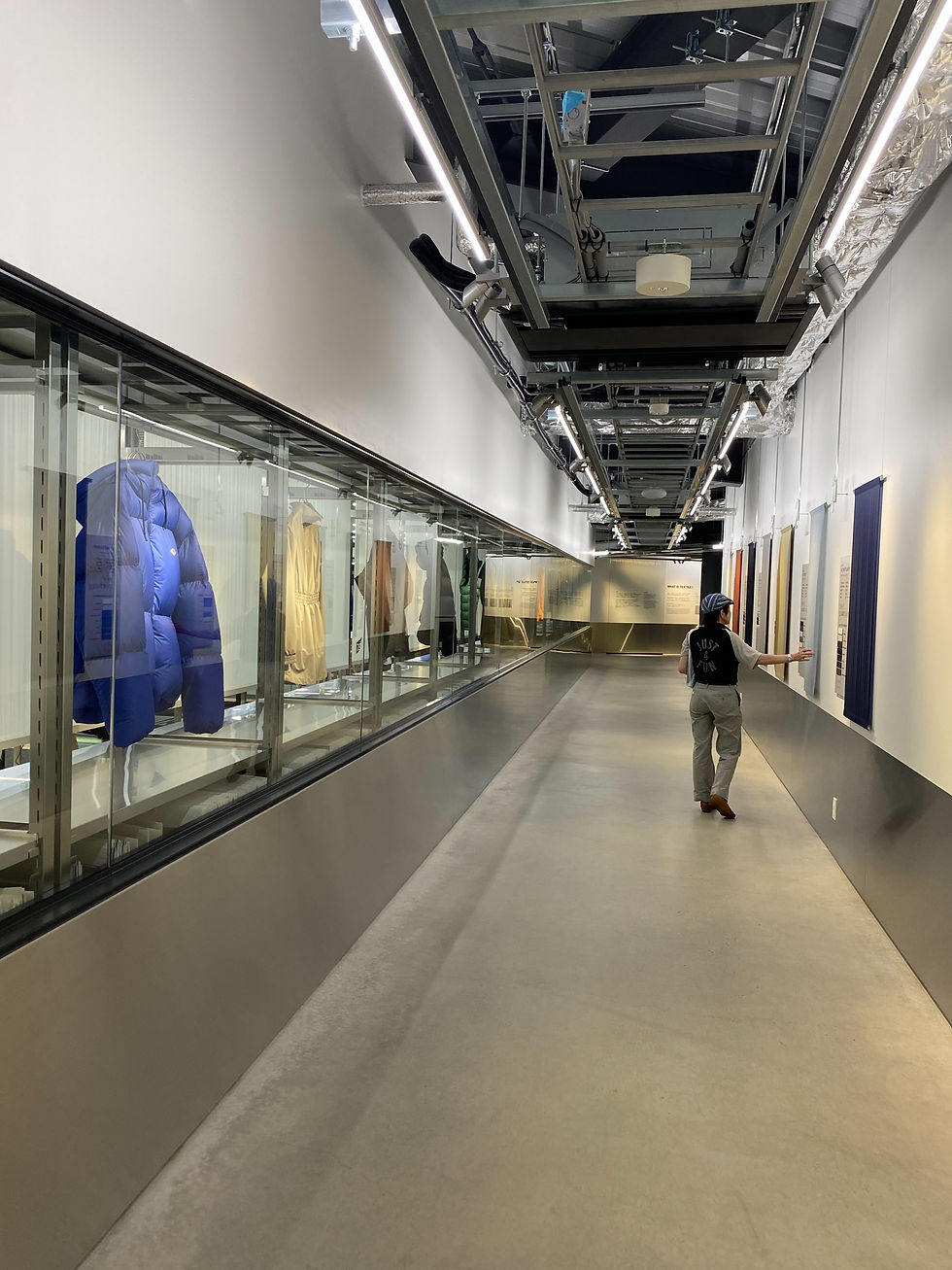 日本の産地別生地の展示があり、少しうるっとしました。