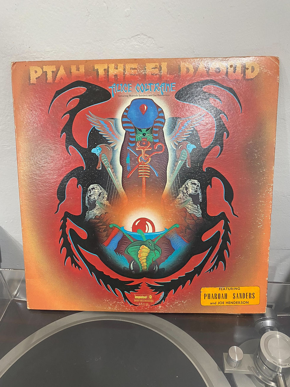 アリス・コルトレーン1970年のアルバム。アリスさんはハーピスト、ピアニスト、オルガニストでもあり、アリスの音楽はスピリチュアル・ジャズと呼ばれています。インドの宗教の信者であり、このアルバムジャケットはエジプトを想起させるモチーフです。2人のミュージシャンがフューチャーされ、録音も彼らのテイストにあった方法で行う、当時のアイディアがギッシリなアルバム。夫がジャズの巨人、コルトレーンであることからして凄すぎるご夫妻です。一聴の価値あり。