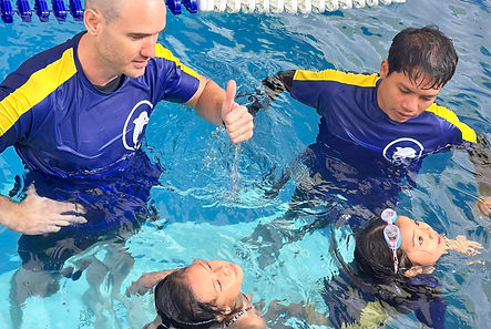treading-water-swimming-lesson-australia