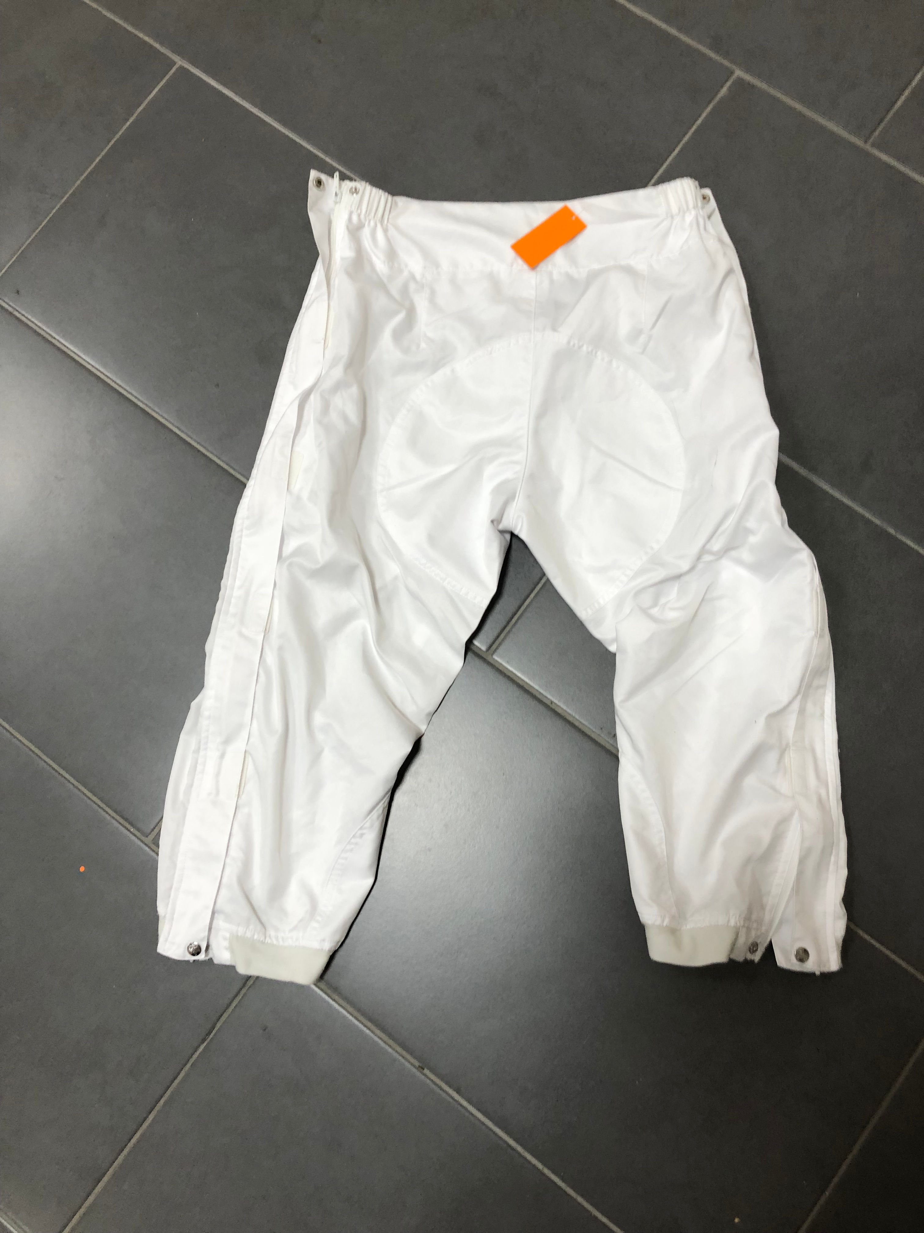 8078 sur pantalon S