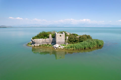abandon architecture nature exploration urbex drone ile château