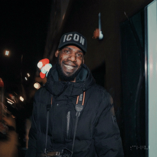 20250405_2050_Urban Night Joy_loop_01jr3r30v0egrsscfbgrb8hsvs.gif