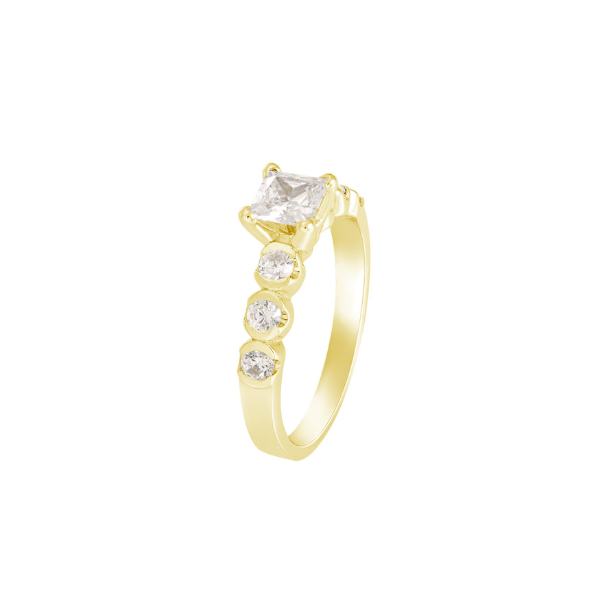 Elegant 0.37 ct Princess Cut Diamond Ring Featuring Accent Side Stones