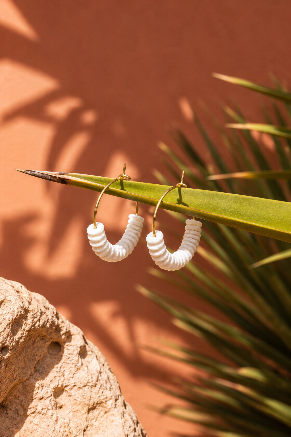Créoles perles de coquillage - Nacre naturelle