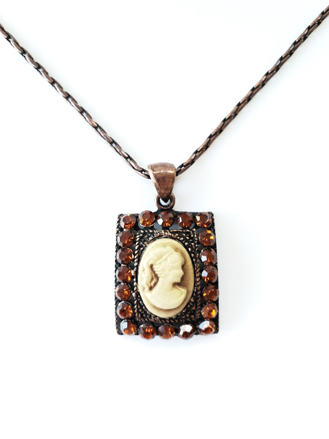 Collier camée marron