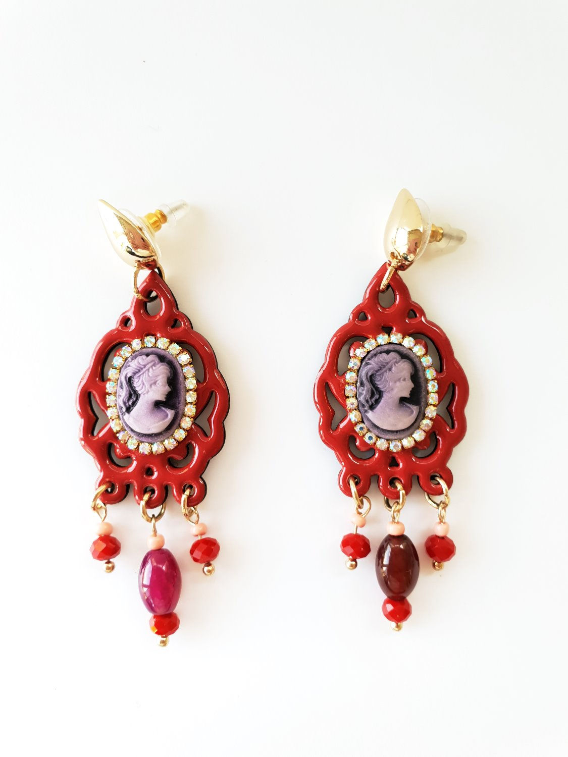 Boucles d'oreilles rouge camée