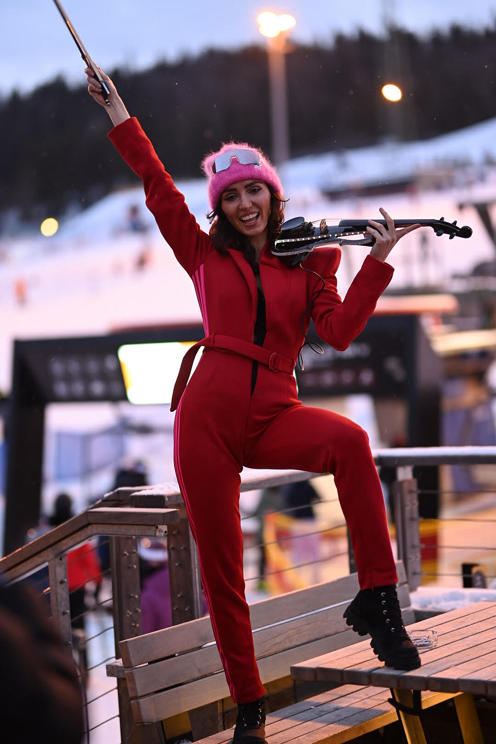 Electric Violin Show at Apres-Ski