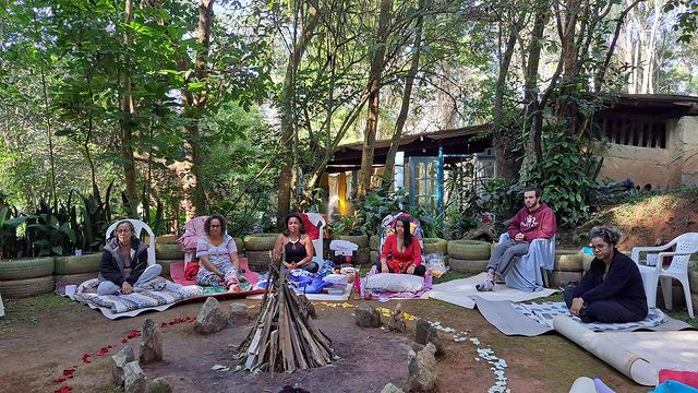 Ritual de Ayahuasca no Quilombo Caminho das Pedras, em Ibiúna, cidade vizinha a 1 hora de São Paulo.