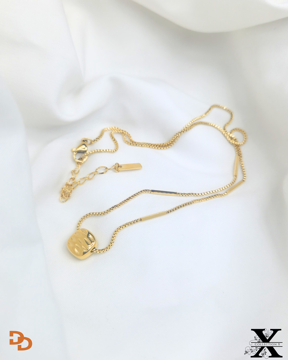 Thumbnail: Ameerah pendant necklace