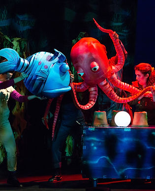 theaterworksusa_the-pout-pout-fish_photo-by-jeremy-daniel_l-r_-kelly-grago-mukta-phatak-em