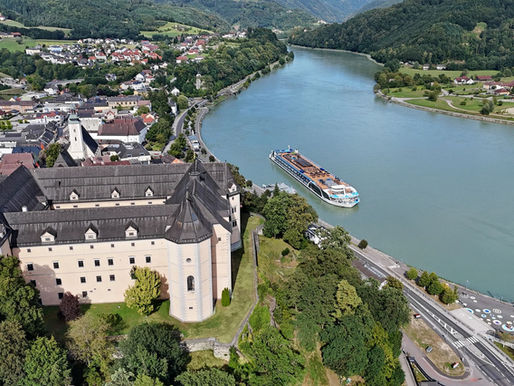 exploring wine regions on the Danube onboard the amamagna