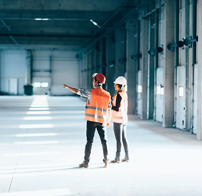 Les techniciens au travail