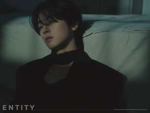 Cha Eunwoo estreia sua carreira solo com mini álbum ENTITY