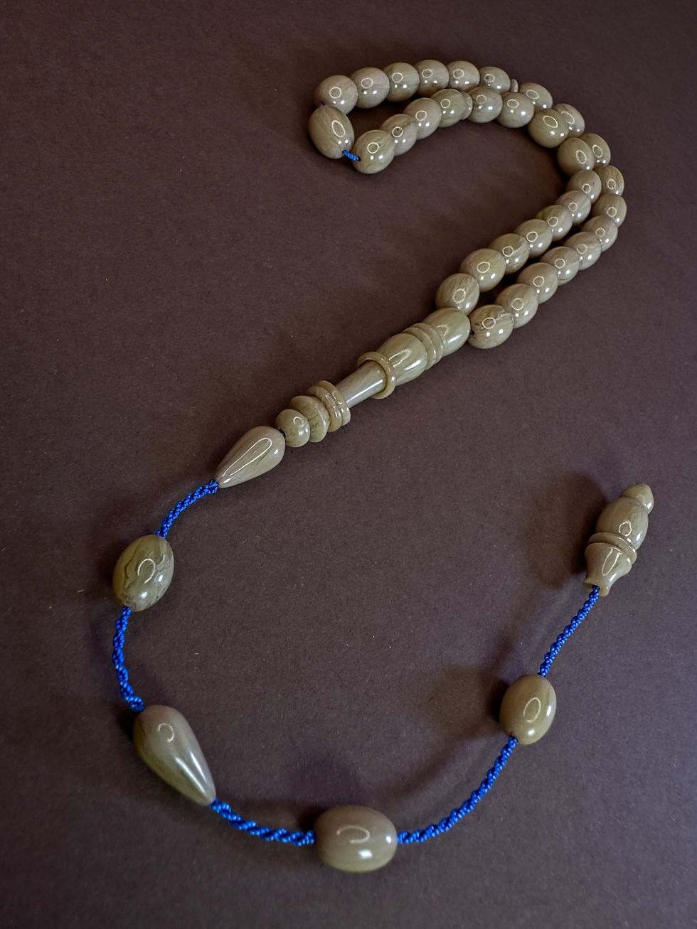 Thumbnail: Mastercrafted Cream White Catalin Prayer Beads with System Tassel