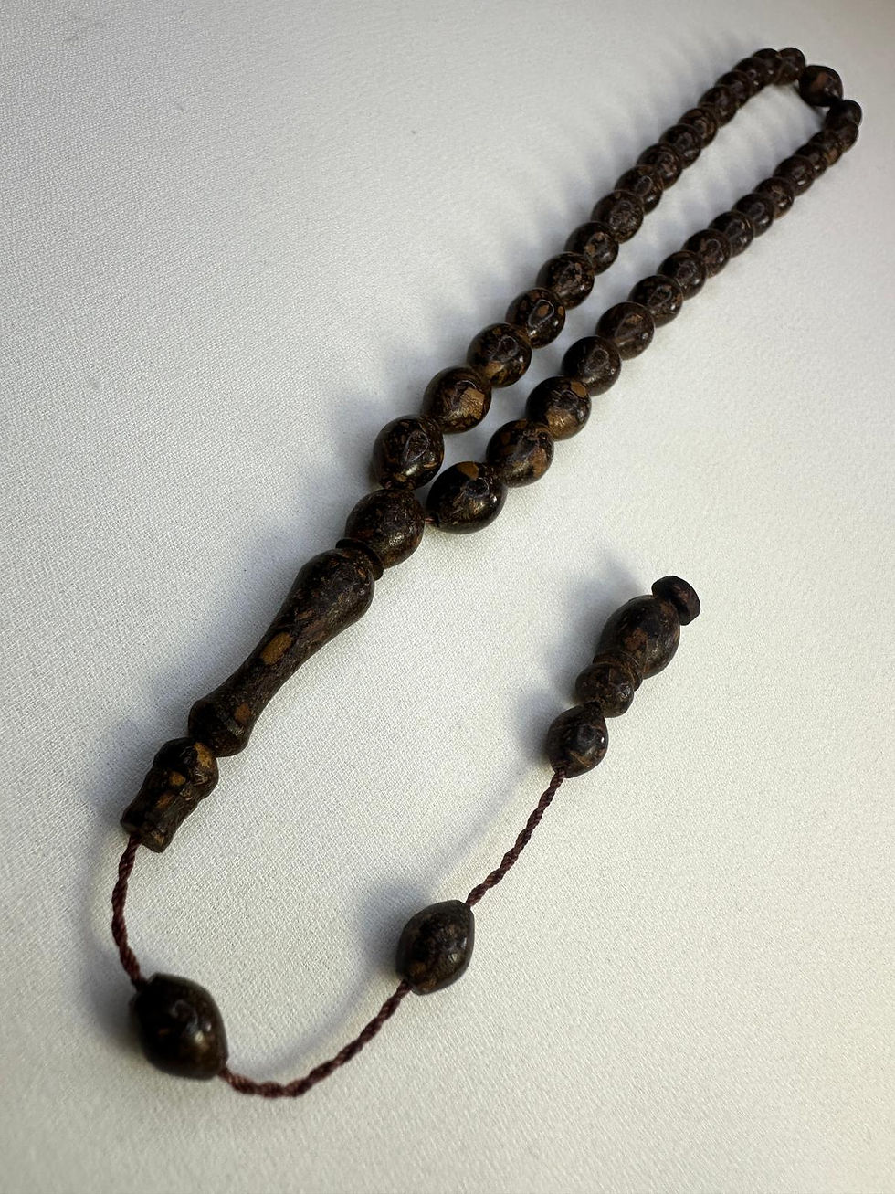 Miniaturbild: Mastercrafted Natural Aromatic Cinnamon Wood Tasbih – Oval Cut