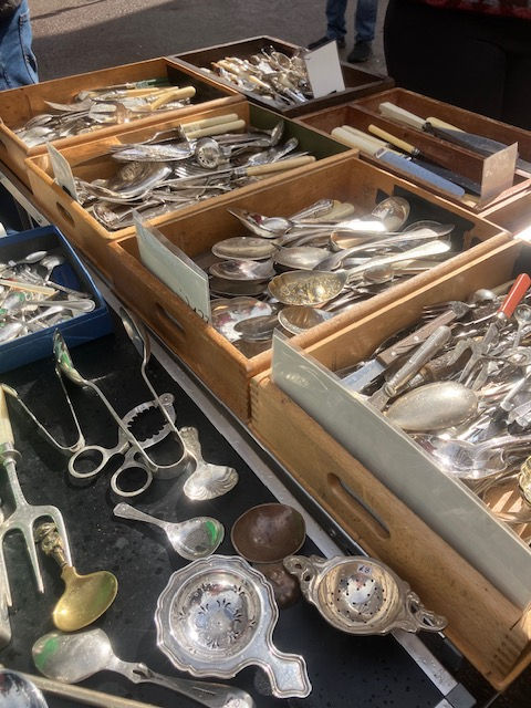 Sunday Flea Market