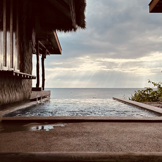 Infinity pool in the pool villa
