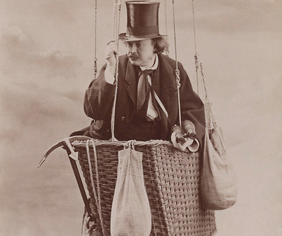 Felix_Nadar_in_the_basket_of_a_balloon,_self-portrait,_btv1b532323066.jpg