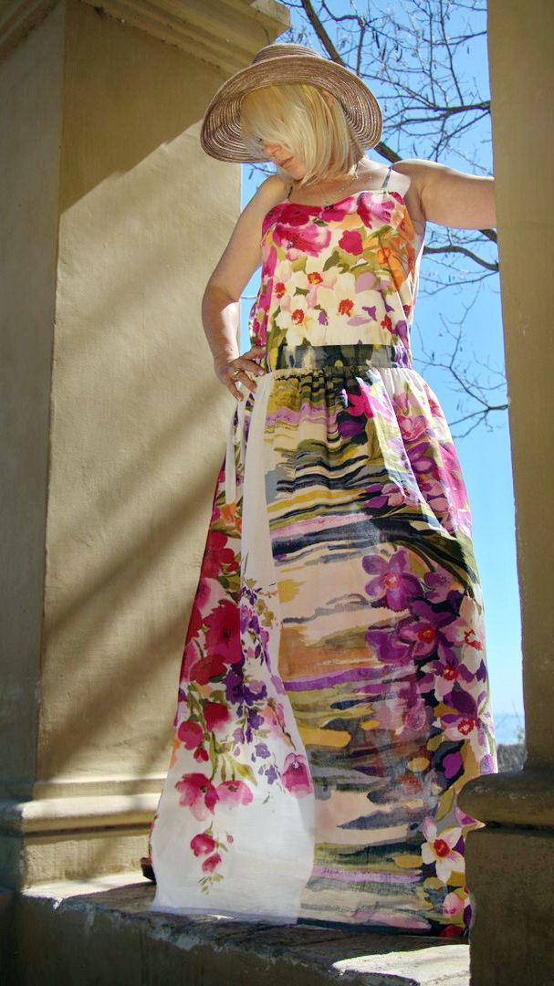 Miniature : Robe longue femme made in France "Champ de fleurs" fuschia