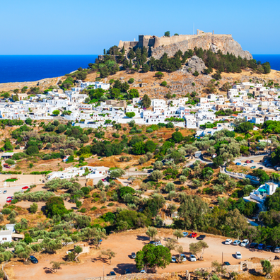 Lindos: Dreamlike scenery meets stair workout – anyone who wants to climb here has to suffer!