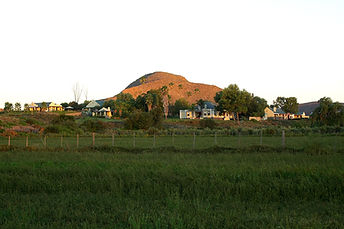 The friendly family-owned and run guest house is the perfect stop over halfway between Cape Town and Port Elizabeth. Sitting on a working ostrich and alfalfa farm it offers tranquillity, spectacular views and soul-touching moments. Sunsets you will never find elsewhere and hospitality to make you feel at home. Activities include bird watching, scenic walks, stargazing, and environmental and farm tours where you can experience the ostrich chicks hatching. As well as this there's plenty on offer in the local area including the Sunrise Meerkat Tour, Cango Caves, feeding the elephants and visiting Highgate Ostrich Farm. All the rooms have spectacular views of the surrounding farmlands, majestic mountains and the well-kept garden. Each one has tea and coffee-making facilities, television and WiFi.