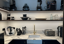 White marble kitchen worktops