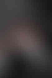 Anstoßen auf der Tanzfläche