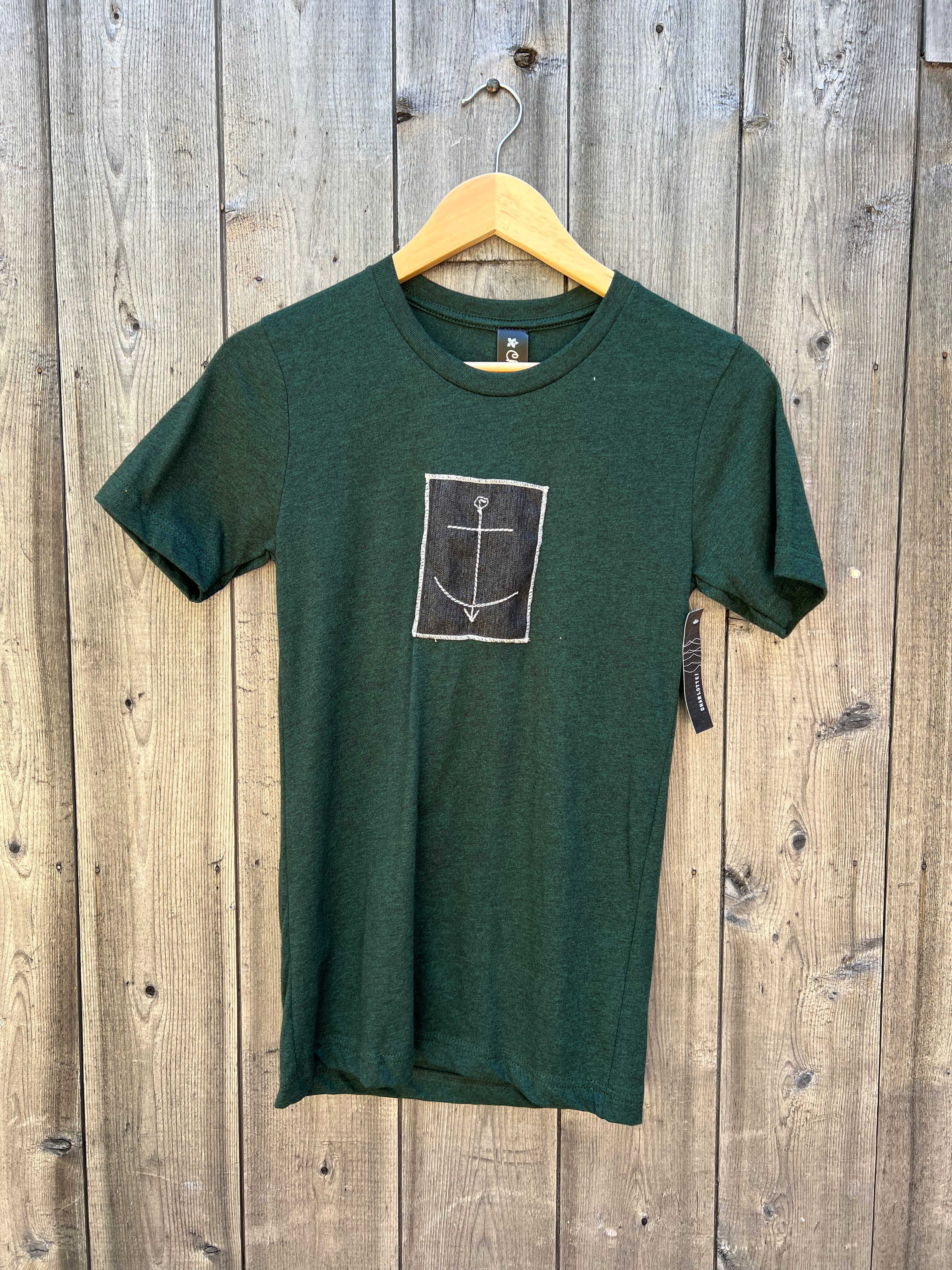 T-shirt unisexe vert avec ancre de bateau