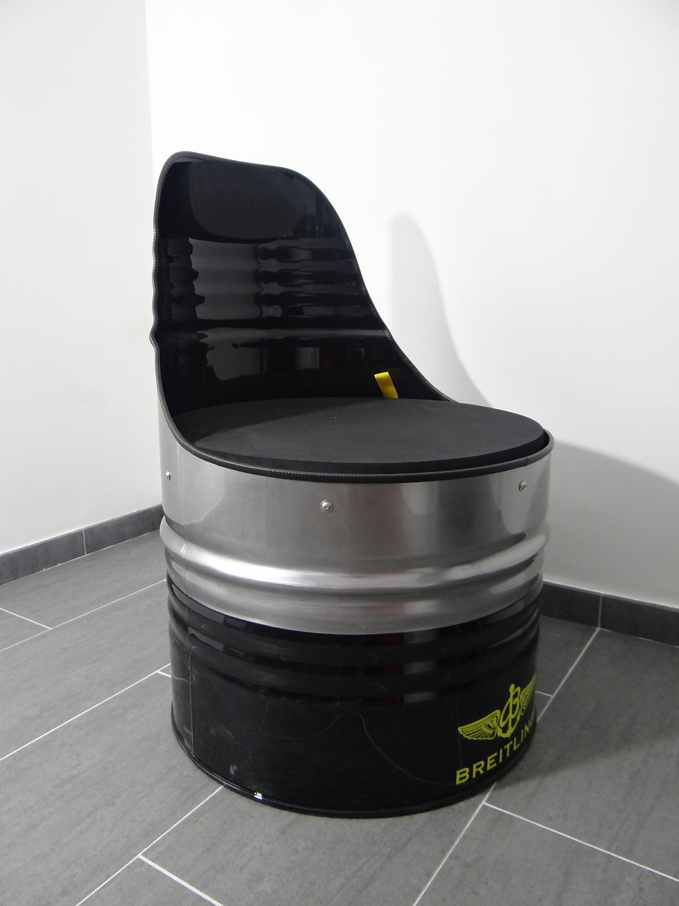 Miniature : Fauteuil Breitling 2