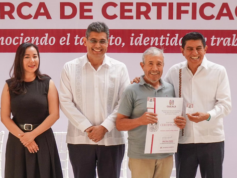 Durante el encuentro se destacó la importancia de impulsar acciones que protejan y promuevan las artesanías oaxaqueñas, al ser una expresión cultural y también una fuente de desarrollo económico pa