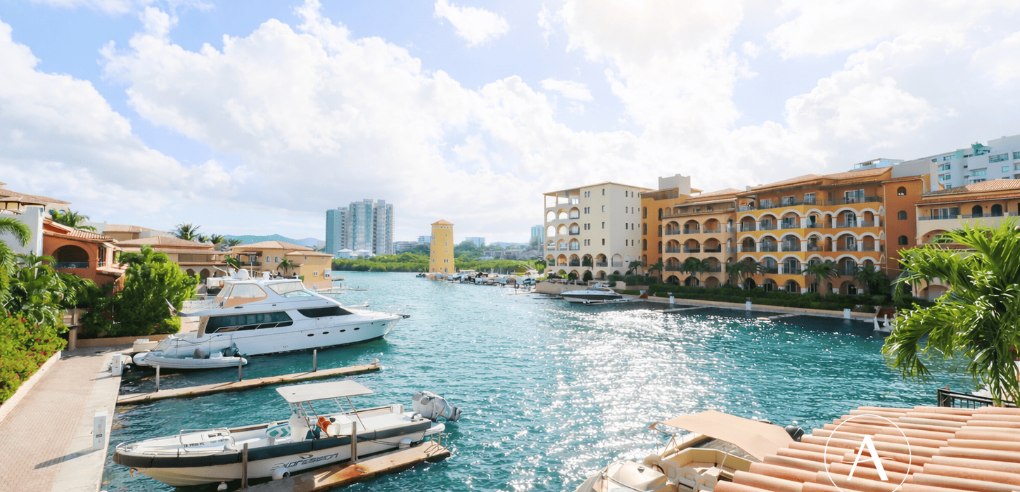 Luxury condo for sale in Sint Maarten with marina view at Porto Cupecoy