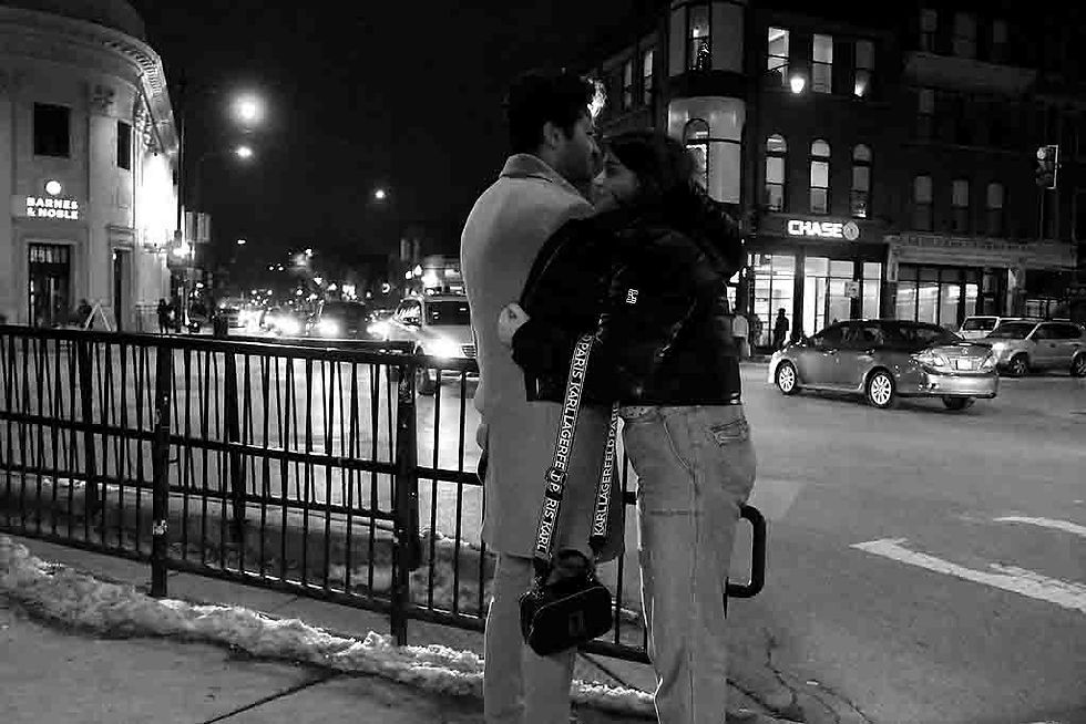 Capturing Authenticity in Chicago's Cold Nights Through Amateur Street Photography - Today's Pictures