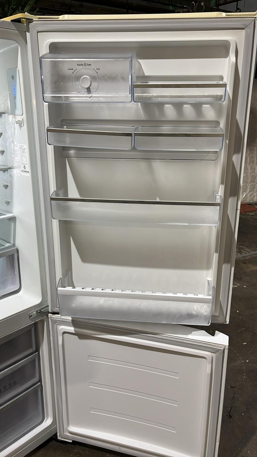 Thumbnail: Westinghouse 454L Frost-Free Refrigerator – Model WBE4500WA
