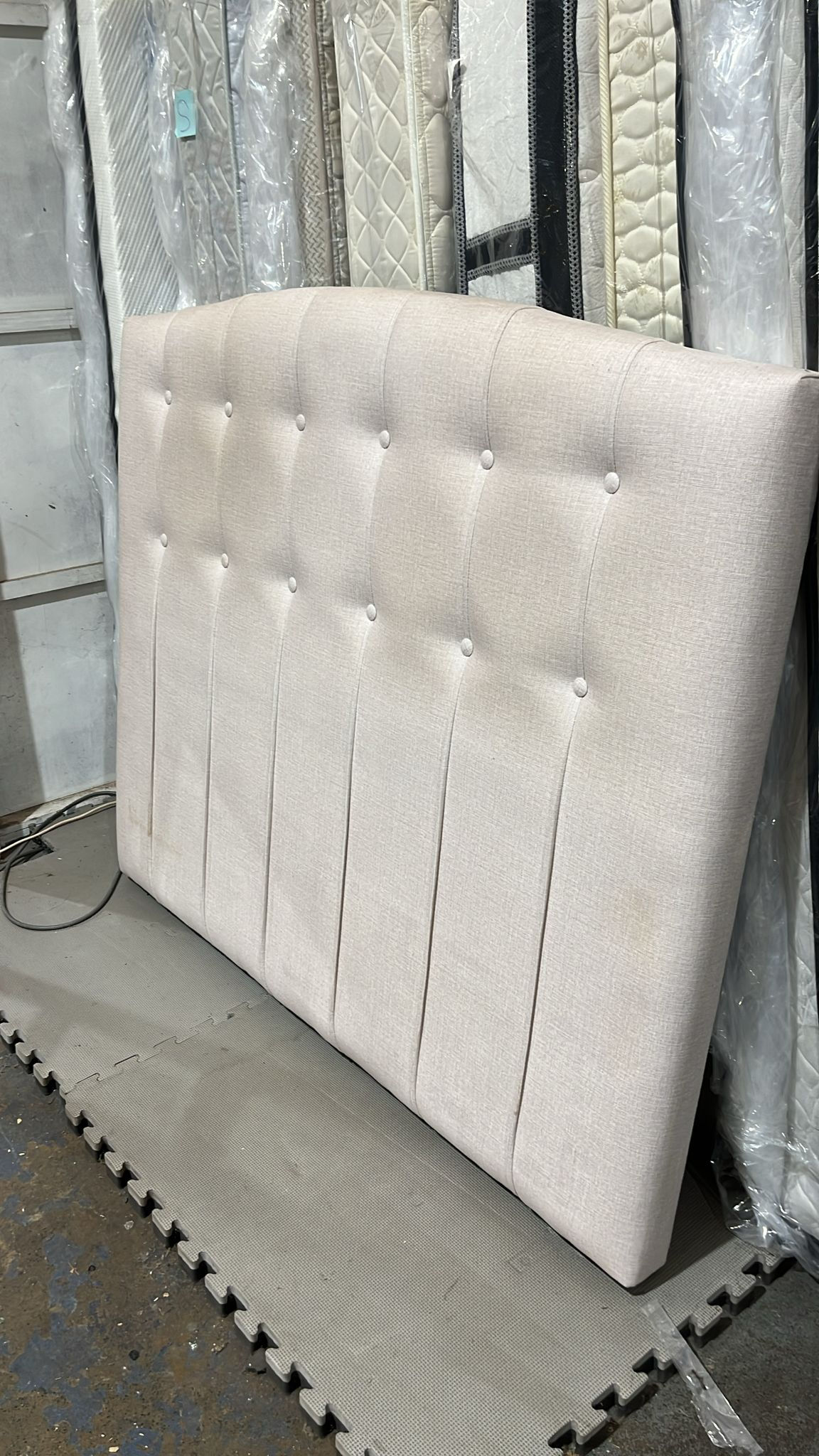 Queen Upholstered Button-Tufted Headboard – Light Fabric