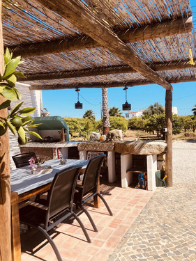 In the Algarve you are invited to join the local tradition of outdoor cooking