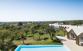 The Sobreiras infinity pool invites you for a swim