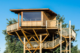 6,5 metres high, or 20 feet, it has truly amazing views over the countryside and towards the ocean