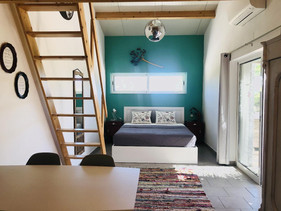 Spacious Loft at Palmeira Guesthouse