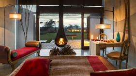 There are five Gold Rooms that will transport you to a secret world of colour, texture and sensation, with the dunes and the sea as backdrop.